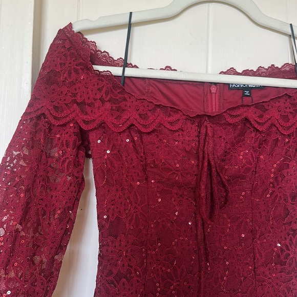 Burgundy Lace Off-Shoulder Sequin Mini Dress NWT - Picture 3 of 4